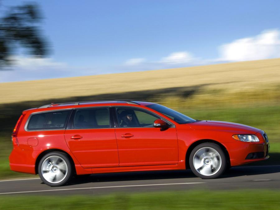  Volvo V70 2007 года  (UK) (фото 8 из 17)